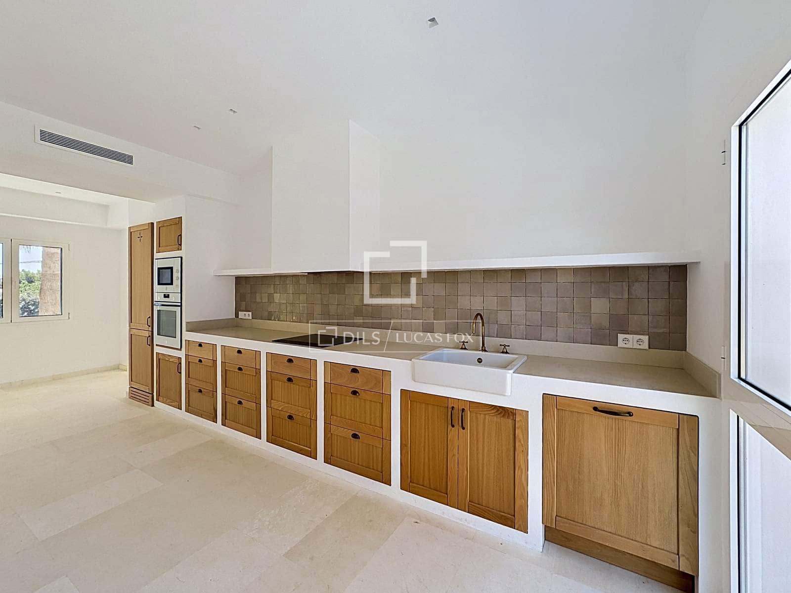 4 soveværelse Villa til salg i Es Castell med swimmingpool garage - € 1.195.000 (Ref: 9853000)