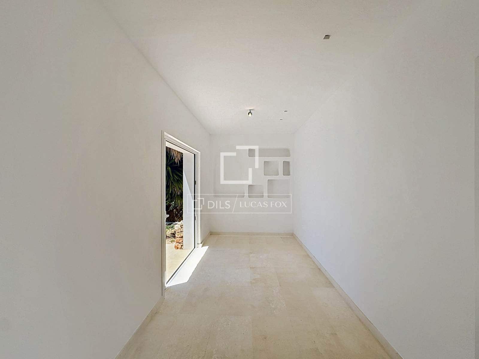 4 soveværelse Villa til salg i Es Castell med swimmingpool garage - € 1.195.000 (Ref: 9853000)
