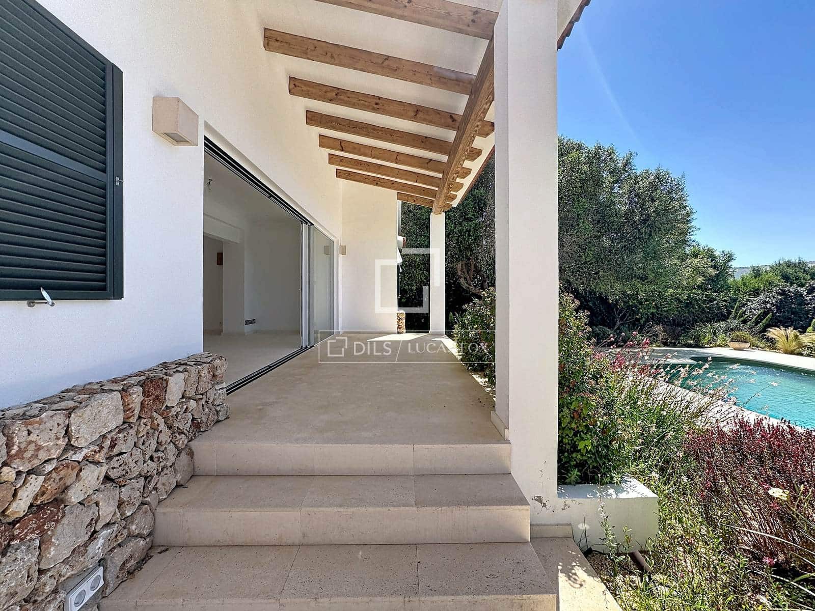 4 soveværelse Villa til salg i Es Castell med swimmingpool garage - € 1.195.000 (Ref: 9853000)
