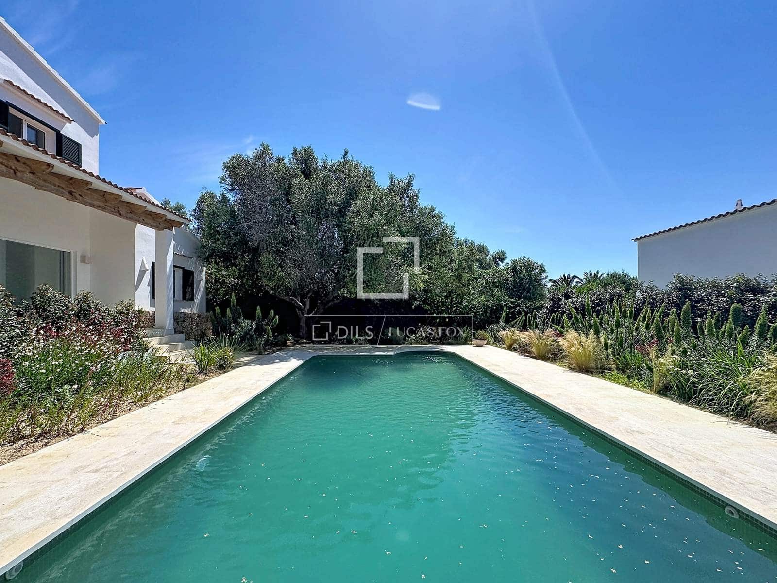 4 soveværelse Villa til salg i Es Castell med swimmingpool garage - € 1.195.000 (Ref: 9853000)