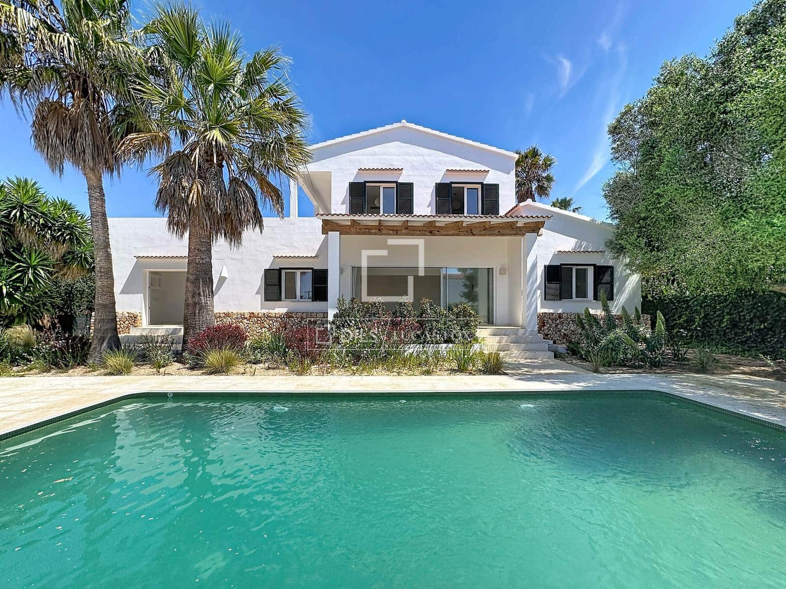 4 soveværelse Villa til salg i Es Castell med swimmingpool garage - € 1.195.000 (Ref: 9853000)