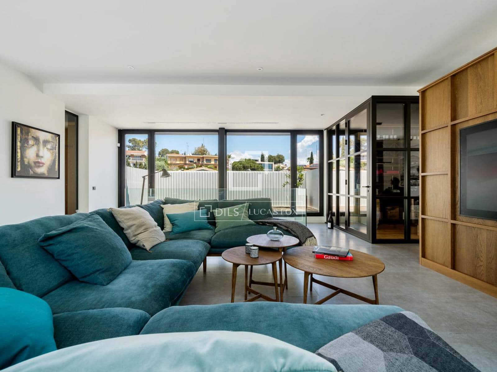 4 soverom Villa til salgs i Tarragona by med svømmebasseng garasje - € 1 285 000 (Ref: 9854390)