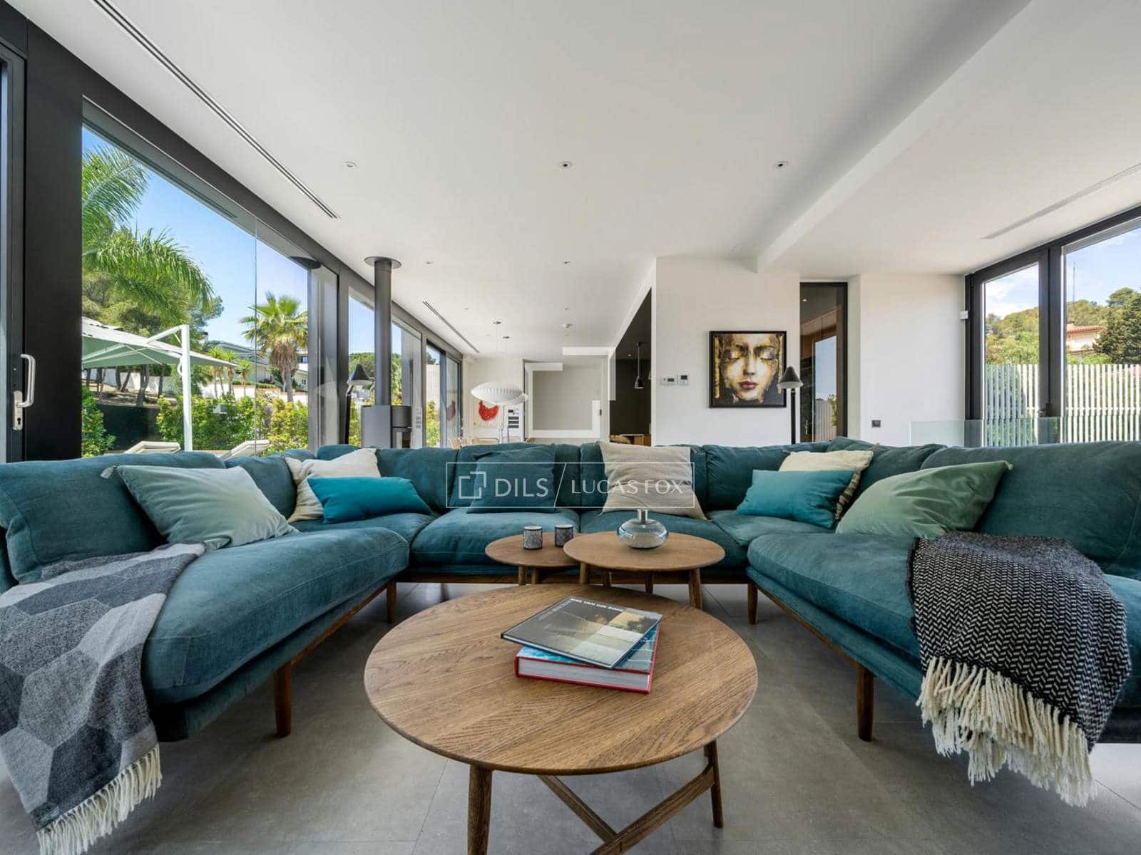4 soverom Villa til salgs i Tarragona by med svømmebasseng garasje - € 1 285 000 (Ref: 9854390)