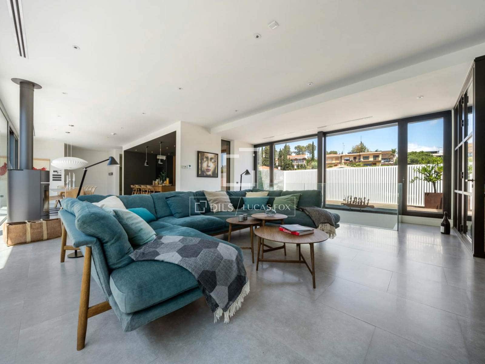 4 soverom Villa til salgs i Tarragona by med svømmebasseng garasje - € 1 285 000 (Ref: 9854390)