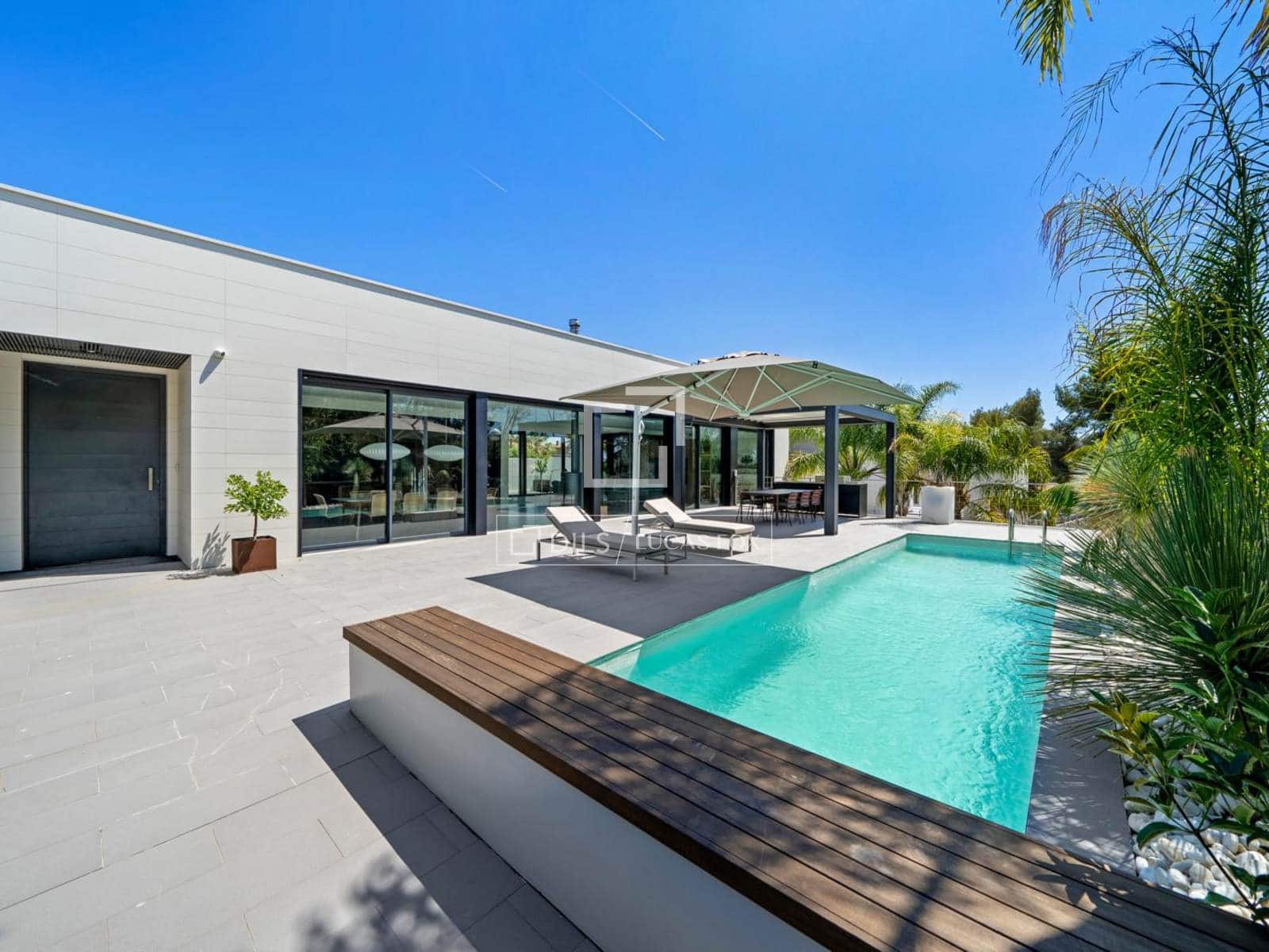 4 soverom Villa til salgs i Tarragona by med svømmebasseng garasje - € 1 285 000 (Ref: 9854390)