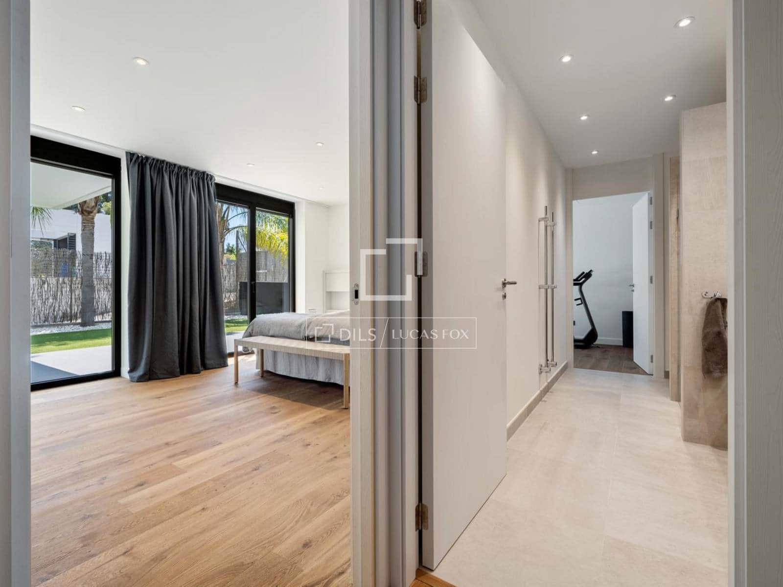 4 soverom Villa til salgs i Tarragona by med svømmebasseng garasje - € 1 285 000 (Ref: 9854390)
