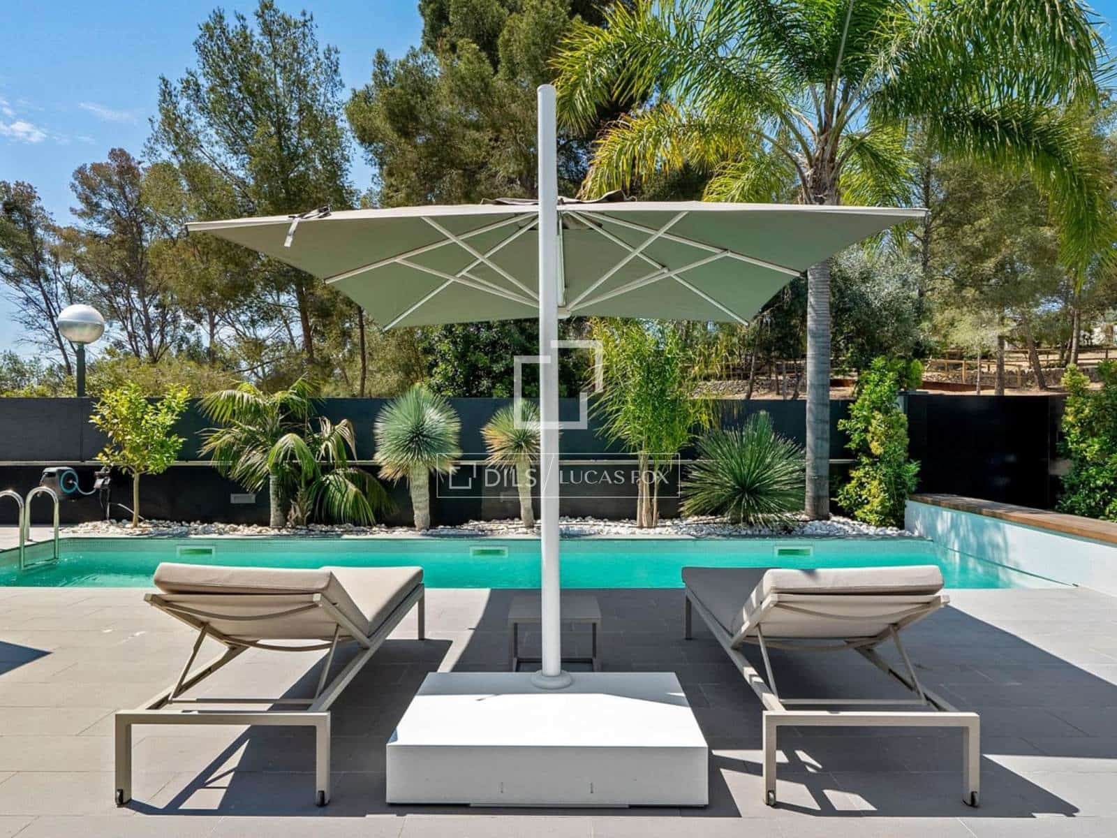 4 soverom Villa til salgs i Tarragona by med svømmebasseng garasje - € 1 285 000 (Ref: 9854390)