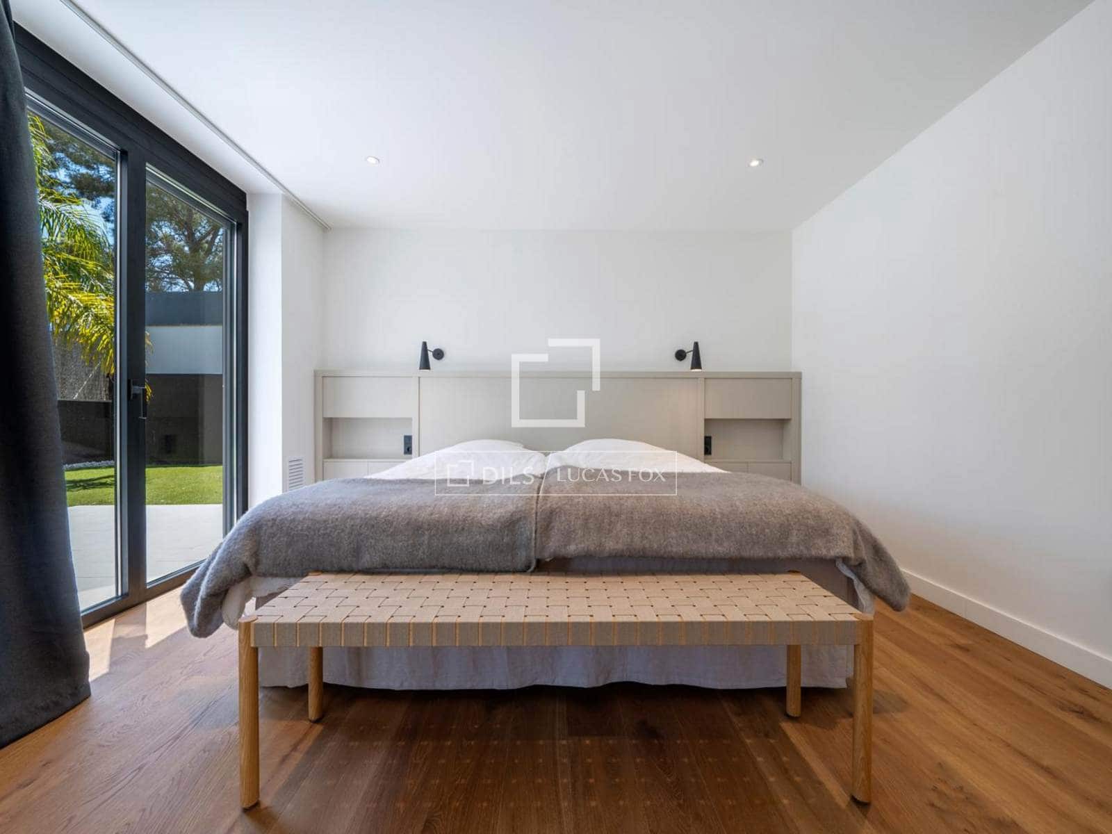 4 soverom Villa til salgs i Tarragona by med svømmebasseng garasje - € 1 285 000 (Ref: 9854390)