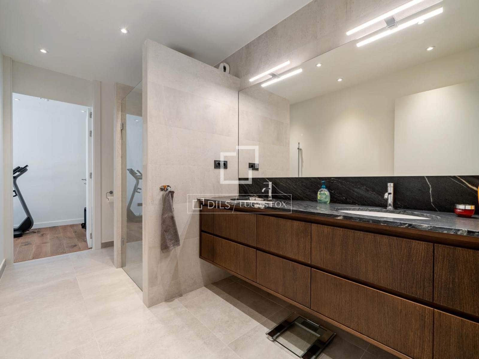 4 soverom Villa til salgs i Tarragona by med svømmebasseng garasje - € 1 285 000 (Ref: 9854390)