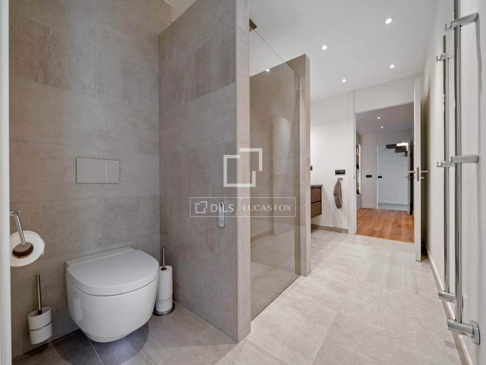 4 soverom Villa til salgs i Tarragona by med svømmebasseng garasje - € 1 285 000 (Ref: 9854390)