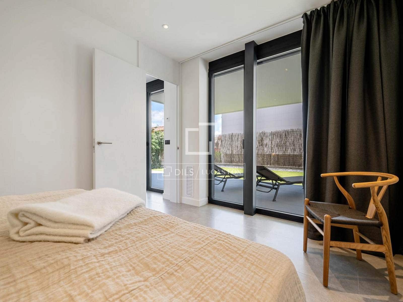 4 soverom Villa til salgs i Tarragona by med svømmebasseng garasje - € 1 285 000 (Ref: 9854390)