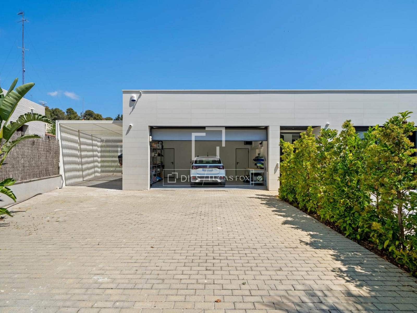 4 soverom Villa til salgs i Tarragona by med svømmebasseng garasje - € 1 285 000 (Ref: 9854390)
