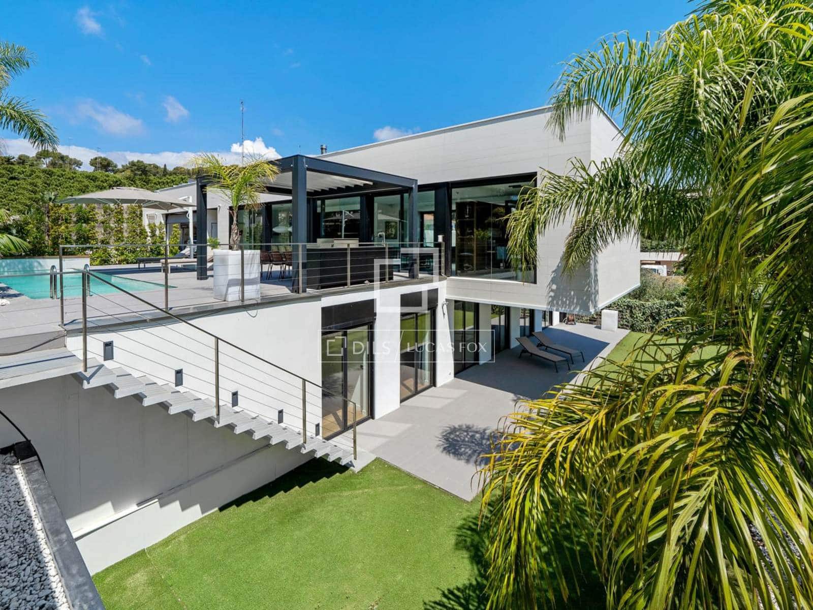 4 soverom Villa til salgs i Tarragona by med svømmebasseng garasje - € 1 285 000 (Ref: 9854390)