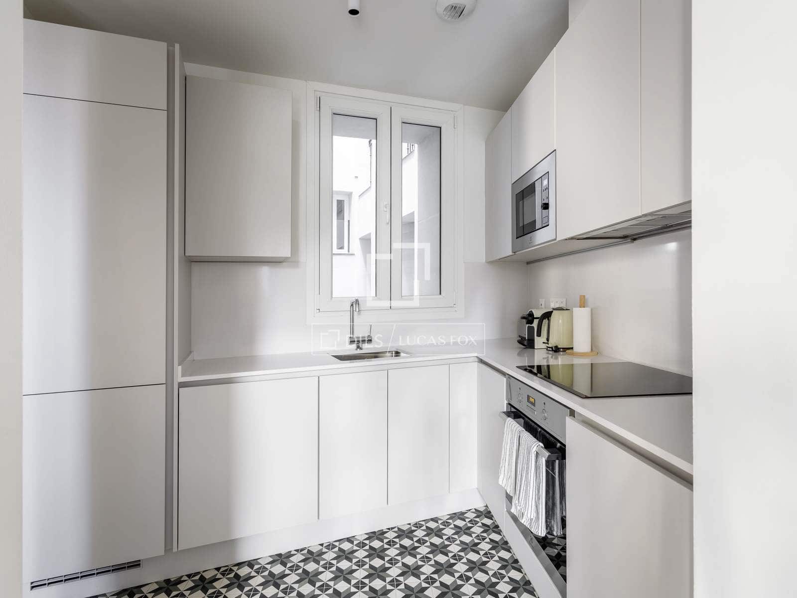 2 soverom Leilighet til leie i Madrid by - € 3 000 (Ref: 9854497)