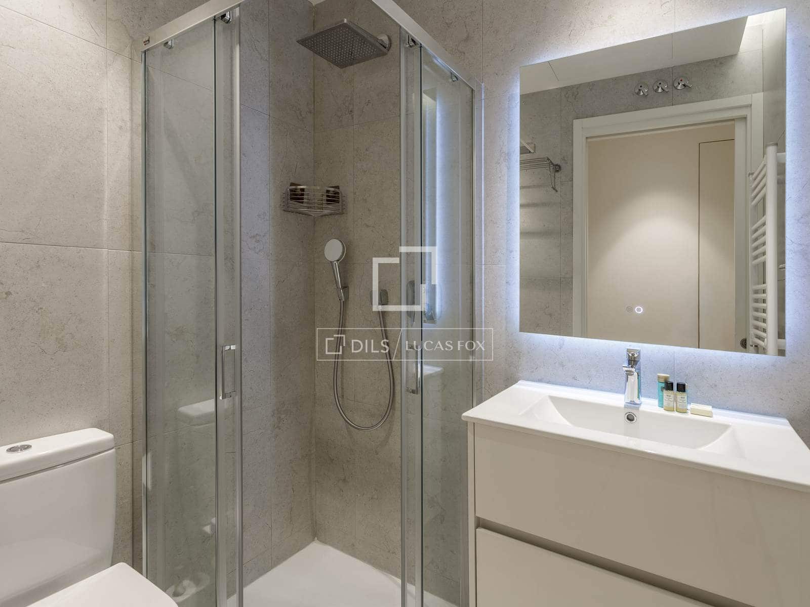 2 soverom Leilighet til leie i Madrid by - € 3 000 (Ref: 9854497)