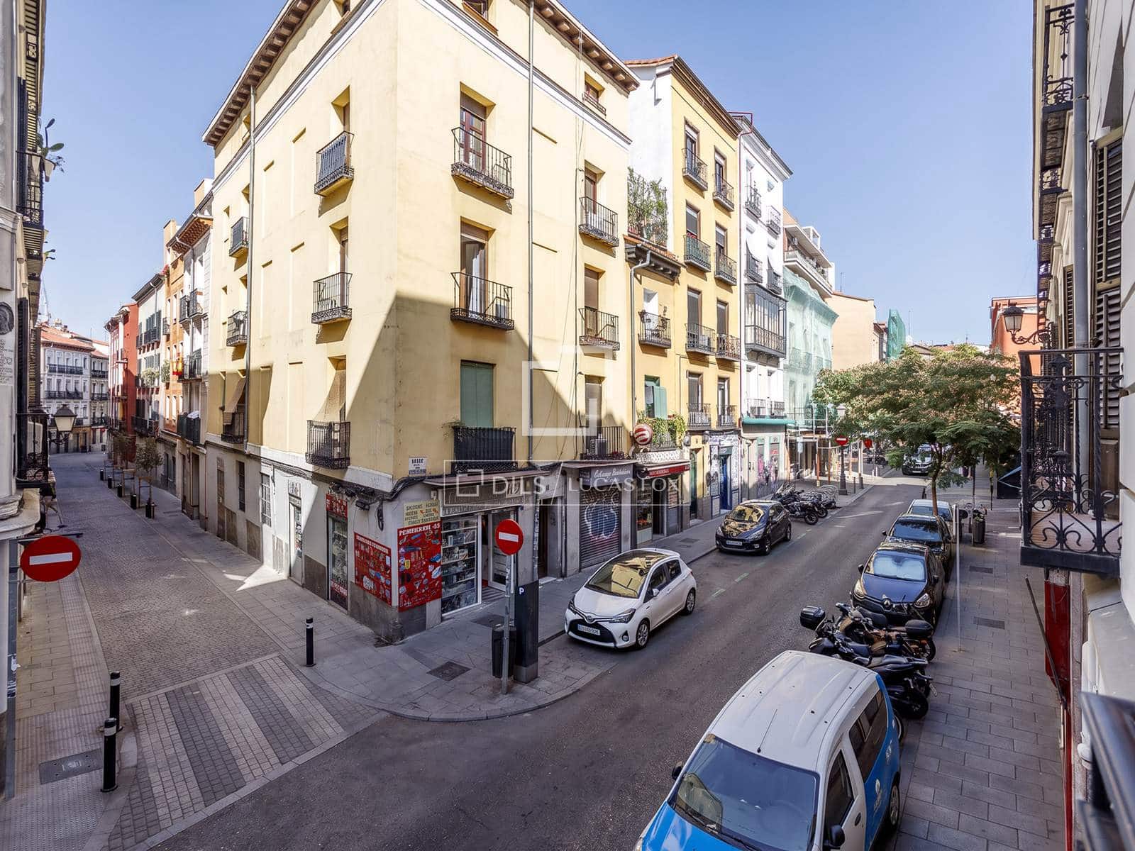 2 soverom Leilighet til leie i Madrid by - € 3 000 (Ref: 9854497)