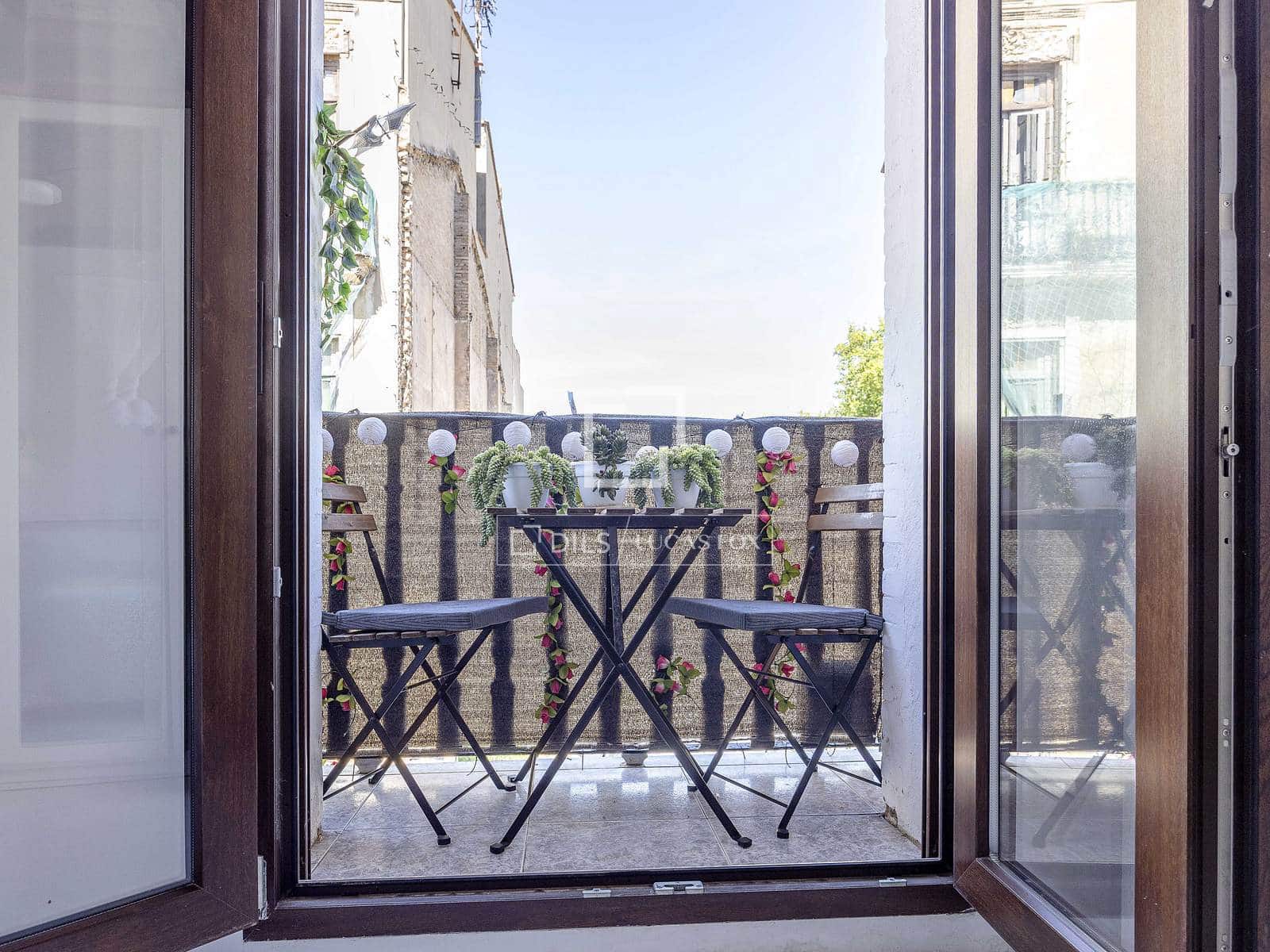 2 bedroom Apartment for sale in Valencia city - € 335,000 (Ref: 9856255)