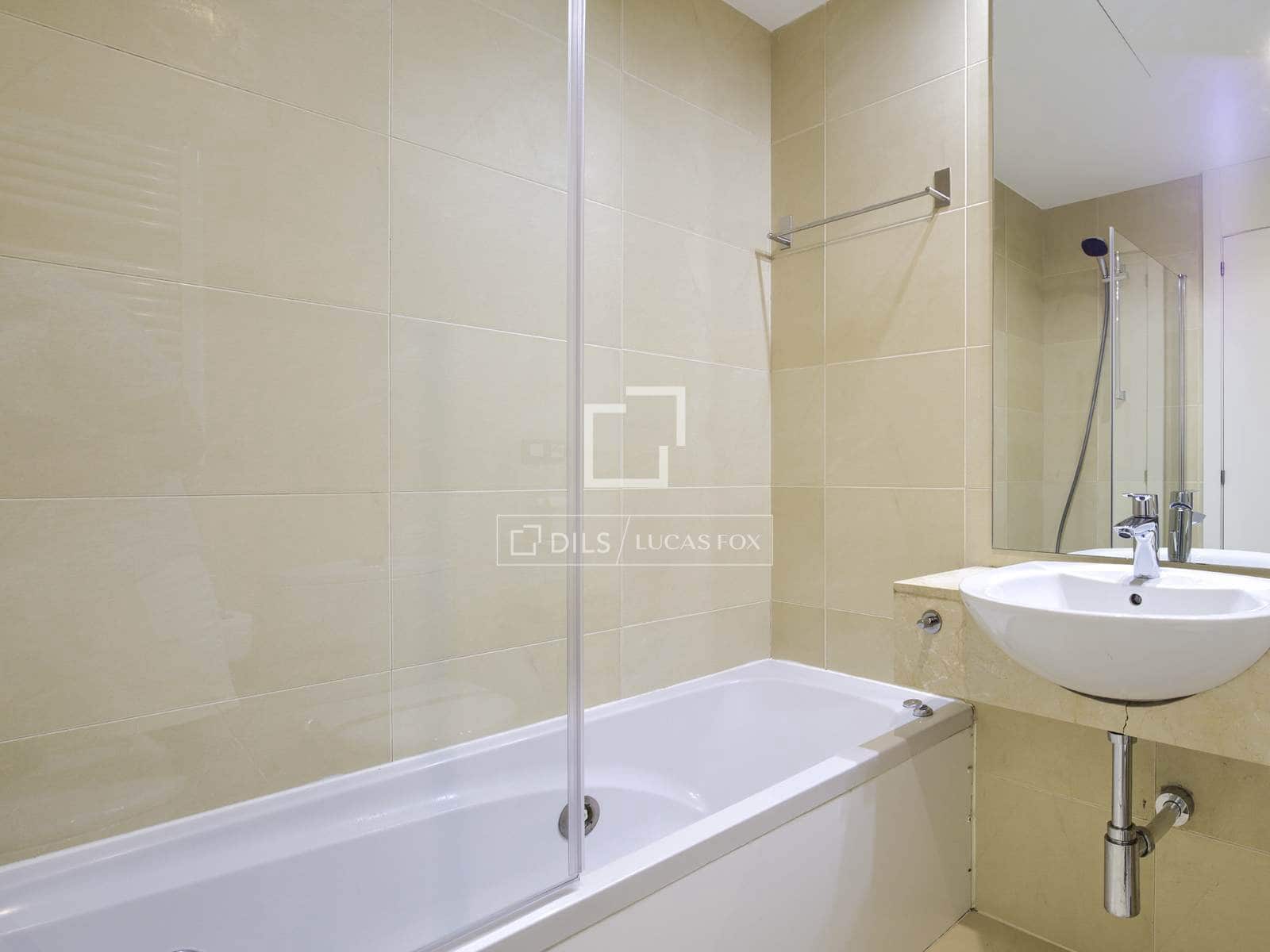 1 soveværelse Lejlighed til leje i Madrid by med garage - € 1.700 (Ref: 9858603)