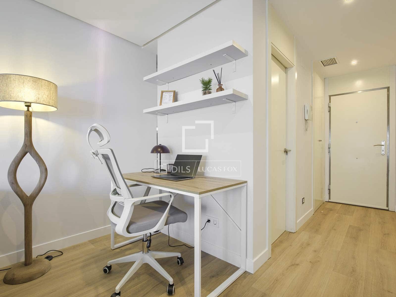 1 soveværelse Lejlighed til leje i Madrid by med garage - € 1.700 (Ref: 9858603)