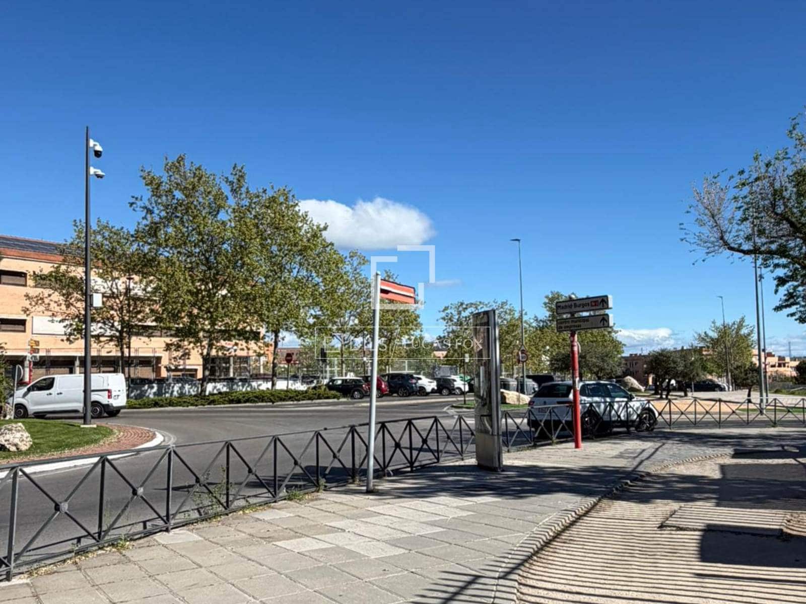 Apartamento de 1 habitación en San Sebastián de los Reyes en alquiler con garaje - 1.050 € (Ref: 9858604)