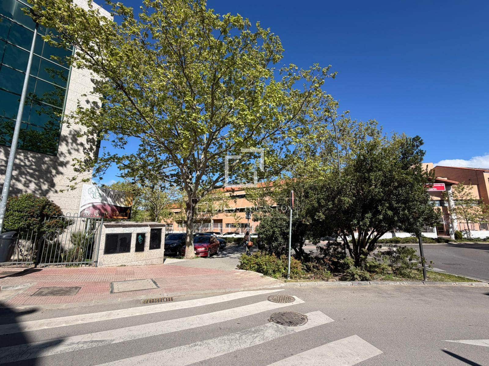 Apartamento de 1 habitación en San Sebastián de los Reyes en alquiler con garaje - 1.050 € (Ref: 9858604)