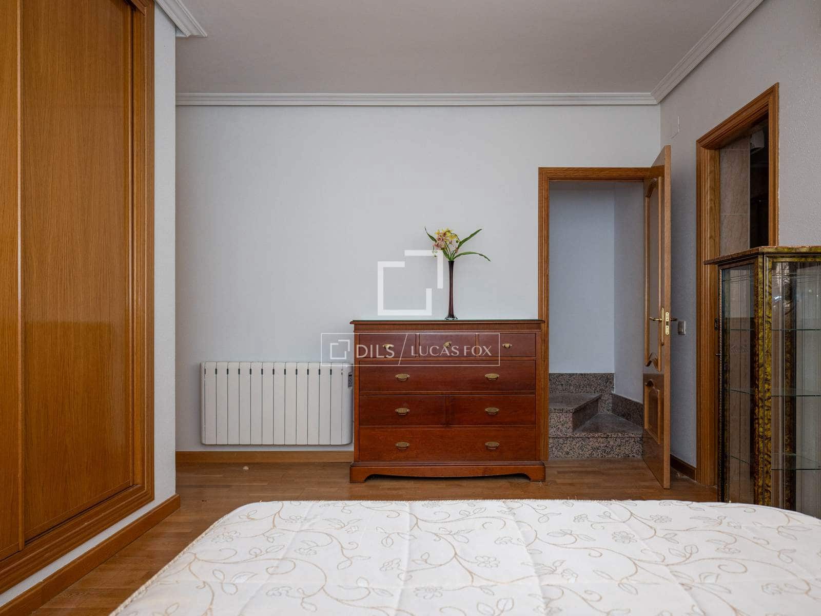 3 Zimmer Villa zu vermieten in Pedrezuela mit Garage - 2.300 € (Ref: 9858607)