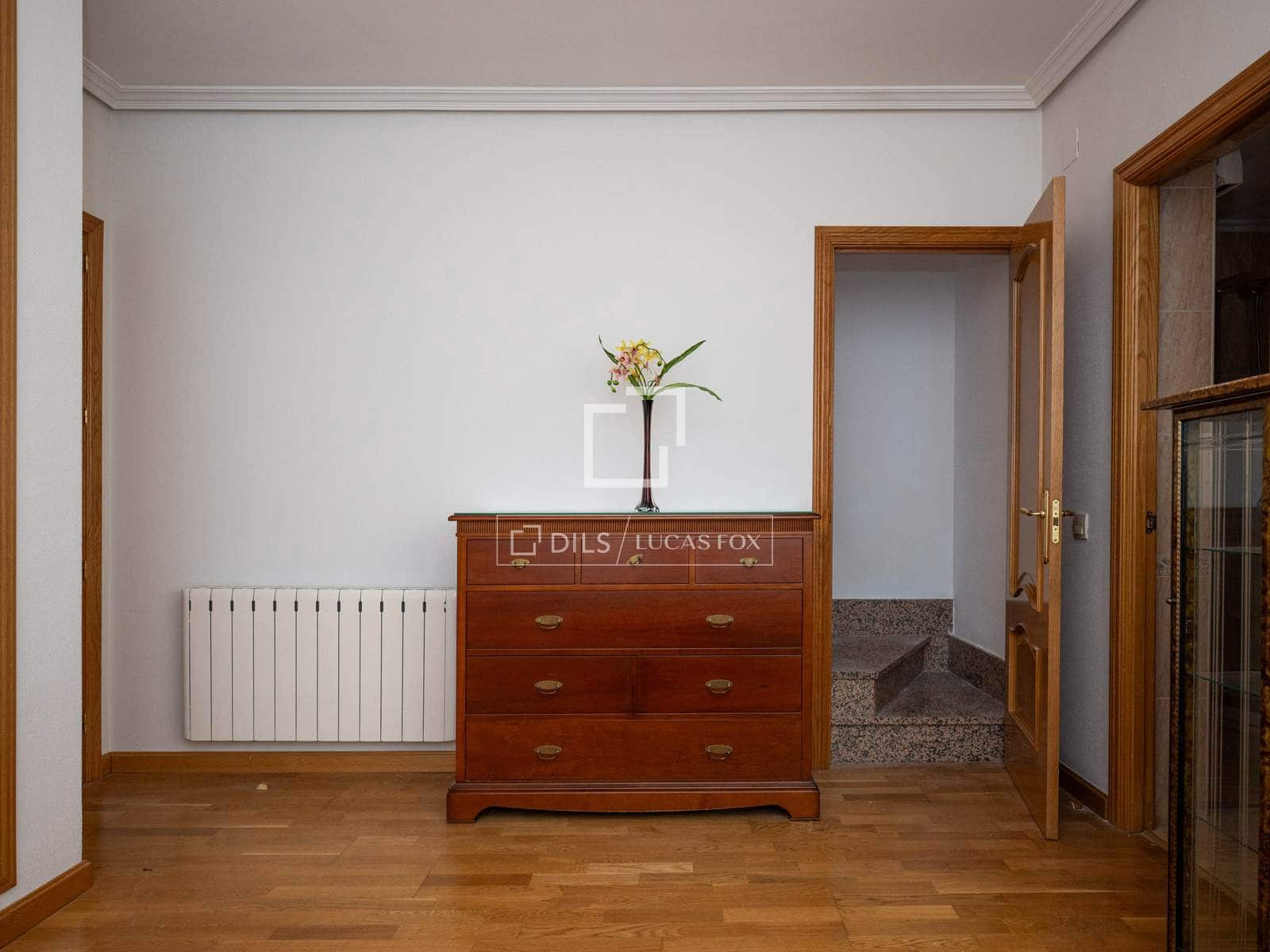 3 Zimmer Villa zu vermieten in Pedrezuela mit Garage - 2.300 € (Ref: 9858607)
