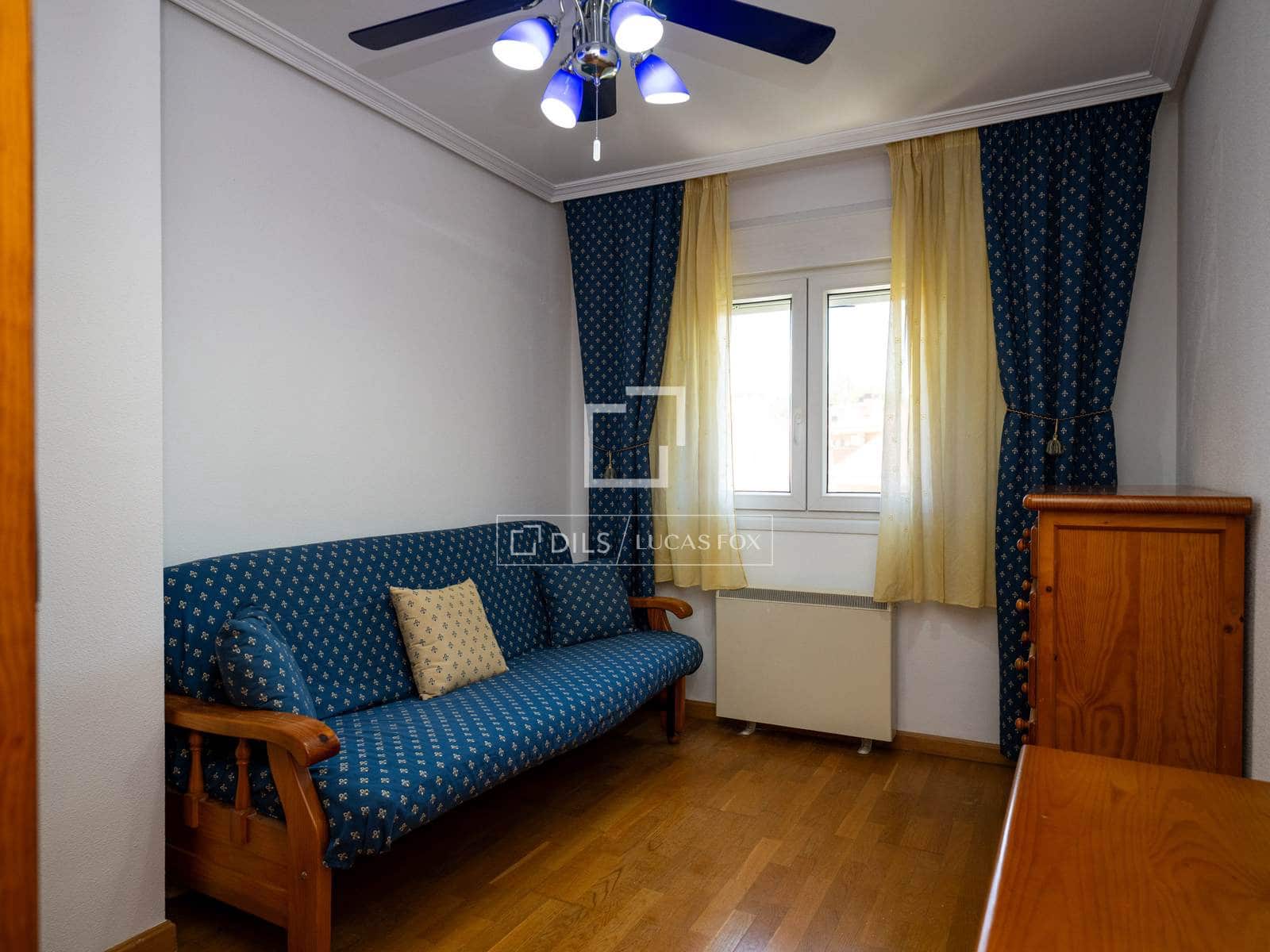 3 Zimmer Villa zu vermieten in Pedrezuela mit Garage - 2.300 € (Ref: 9858607)