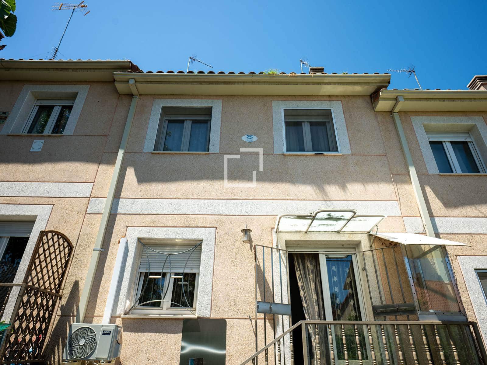 3 Zimmer Villa zu vermieten in Pedrezuela mit Garage - 2.300 € (Ref: 9858607)