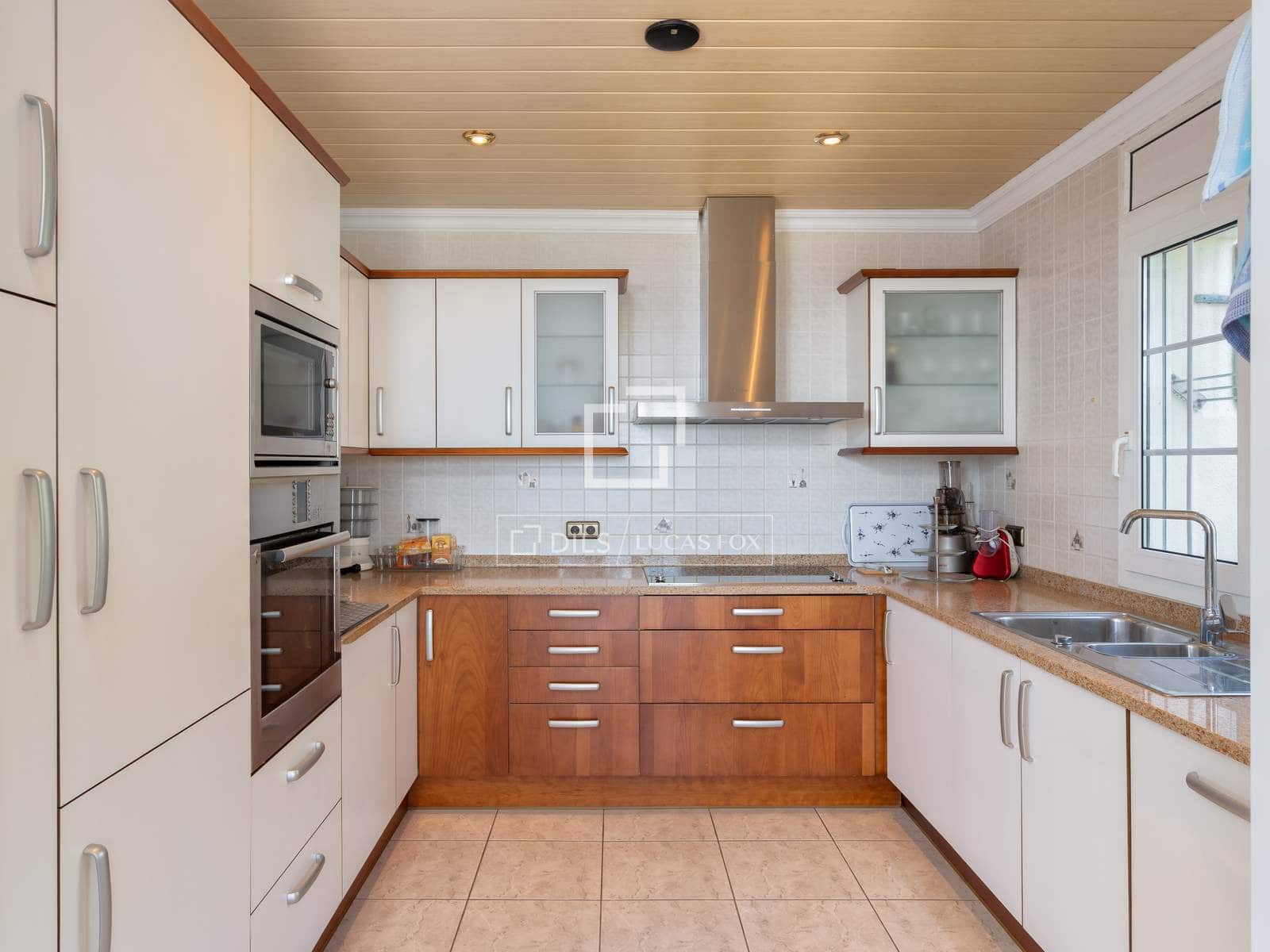 4 makuuhuone Huvila myytävänä paikassa Blanes mukana 
autotalli - 1 295 000 € (Ref: 9858860)