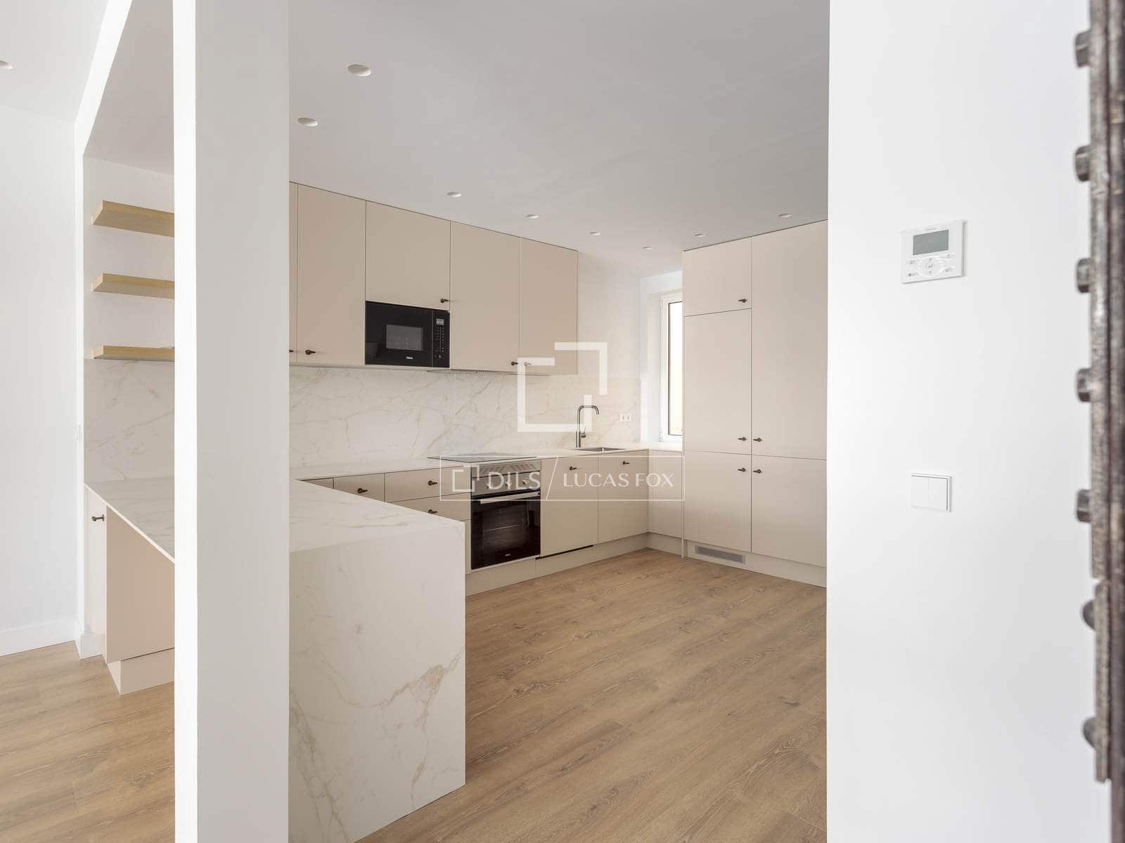3 bedroom Apartment for rent in Madrid city - € 4,200 (Ref: 9858861)