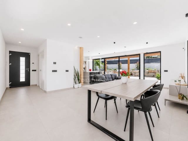 4 bedroom Villa for sale in Sant Pere de Ribes with pool garage - € 1,100,000 (Ref: 9860780)