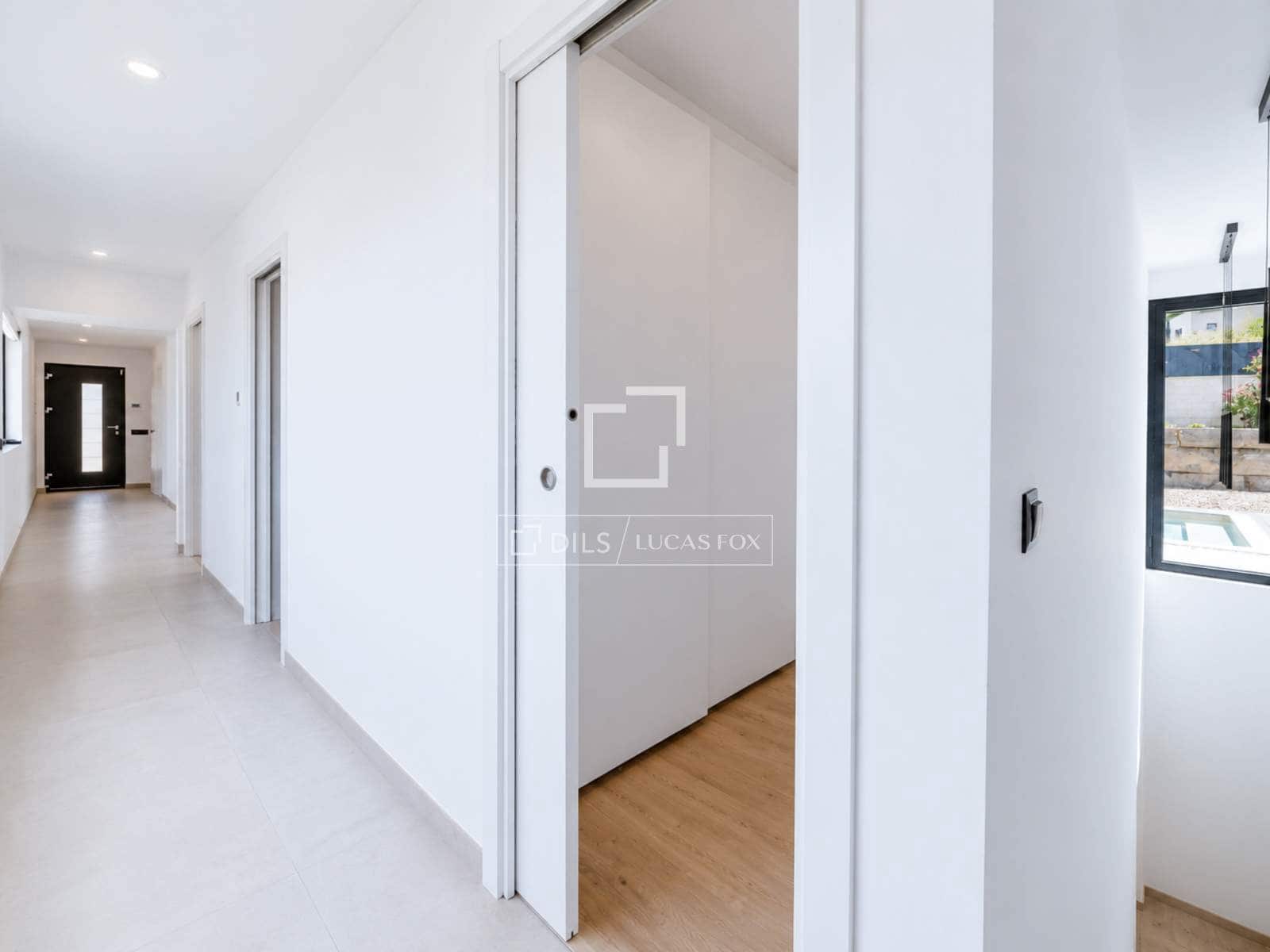 4 bedroom Villa for sale in Sant Pere de Ribes with pool garage - € 1,100,000 (Ref: 9860780)
