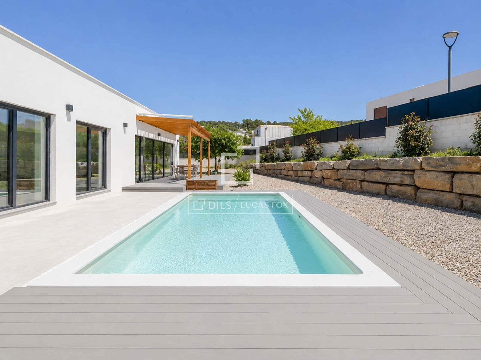 4 bedroom Villa for sale in Sant Pere de Ribes with pool garage - € 1,100,000 (Ref: 9860780)