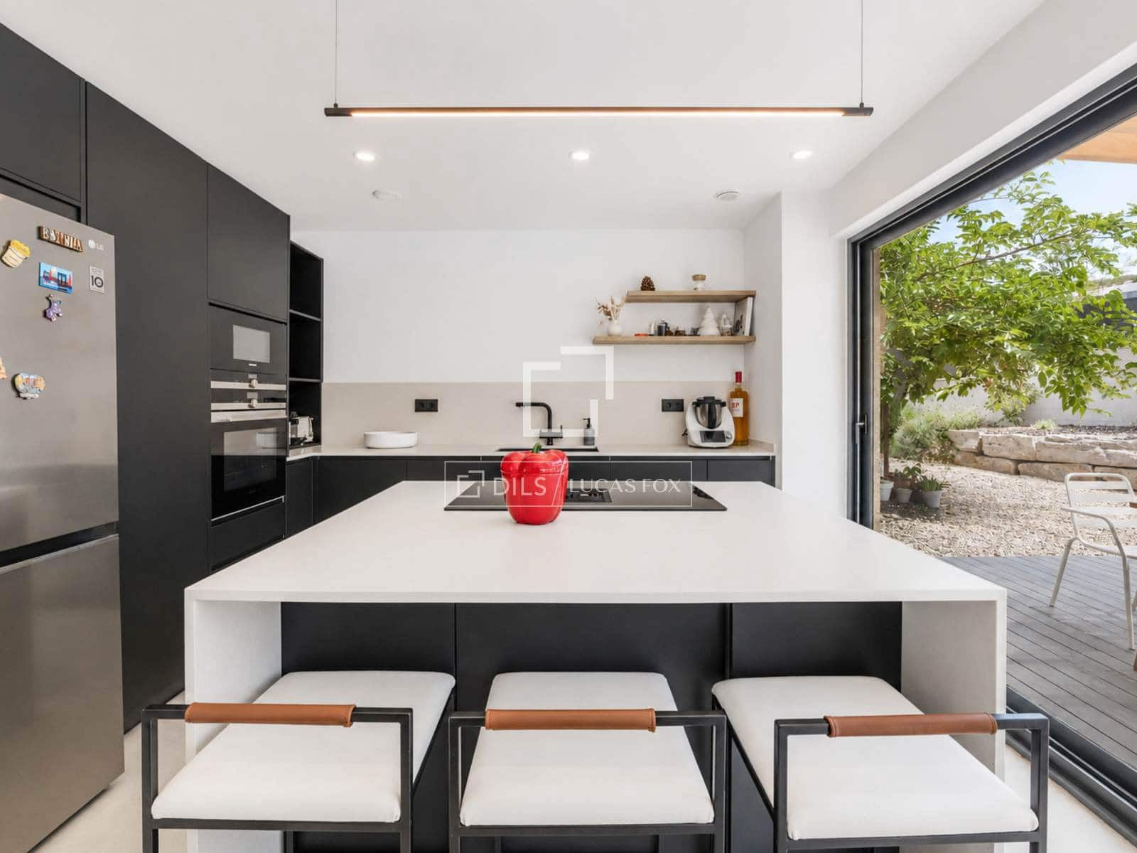 4 bedroom Villa for sale in Sant Pere de Ribes with pool garage - € 1,100,000 (Ref: 9860780)