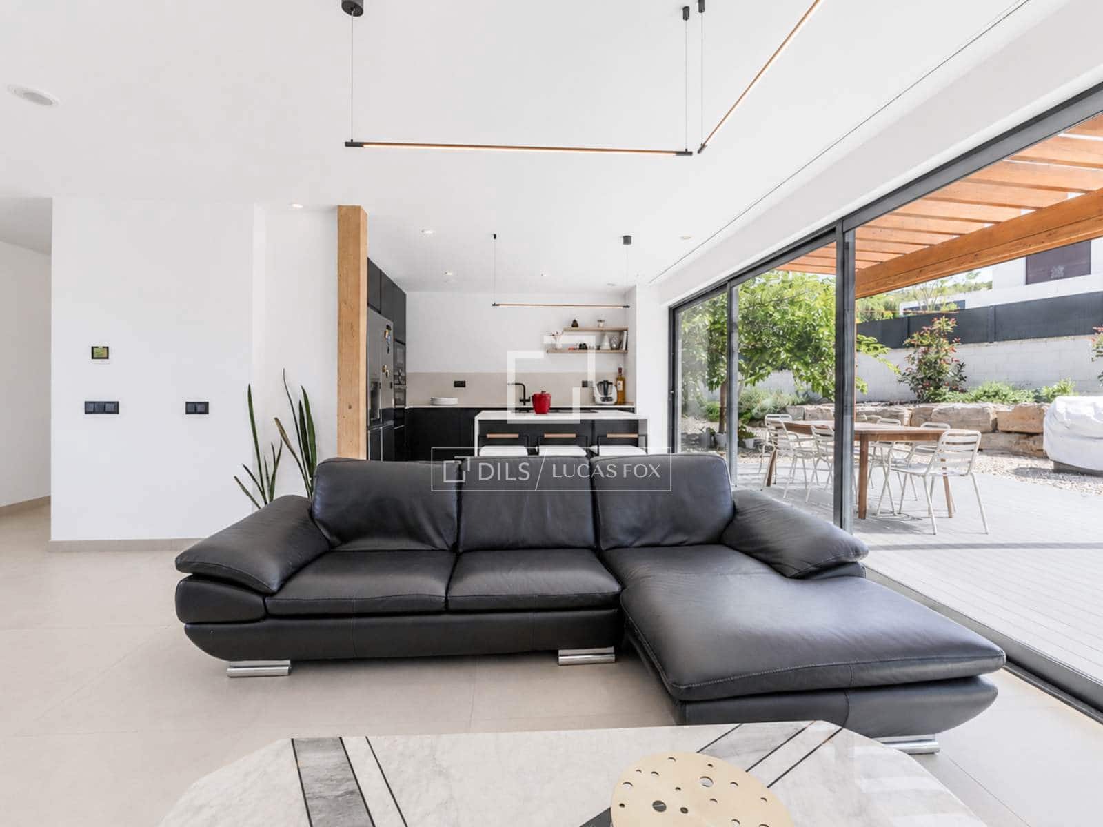 4 bedroom Villa for sale in Sant Pere de Ribes with pool garage - € 1,100,000 (Ref: 9860780)