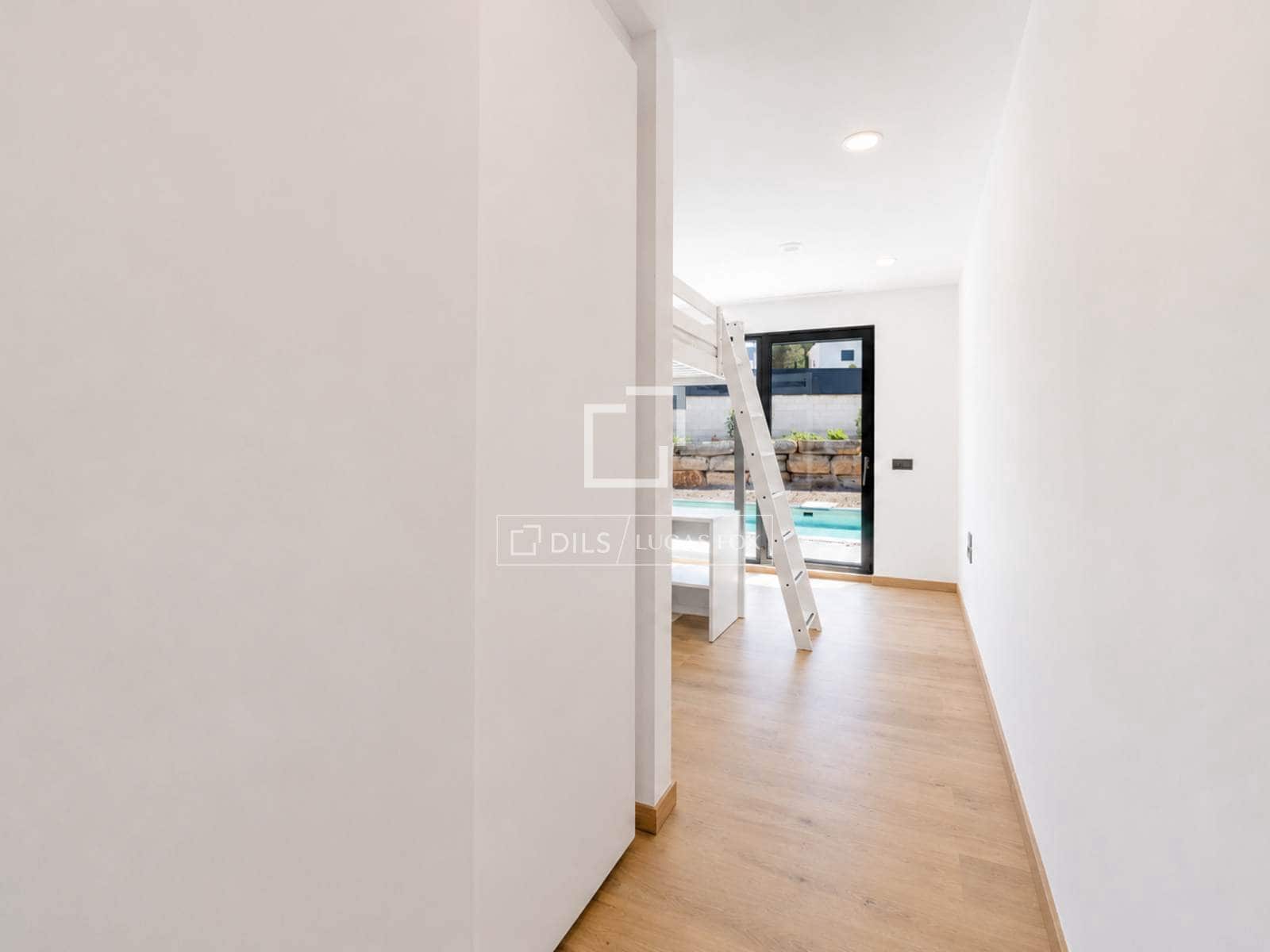 4 bedroom Villa for sale in Sant Pere de Ribes with pool garage - € 1,100,000 (Ref: 9860780)