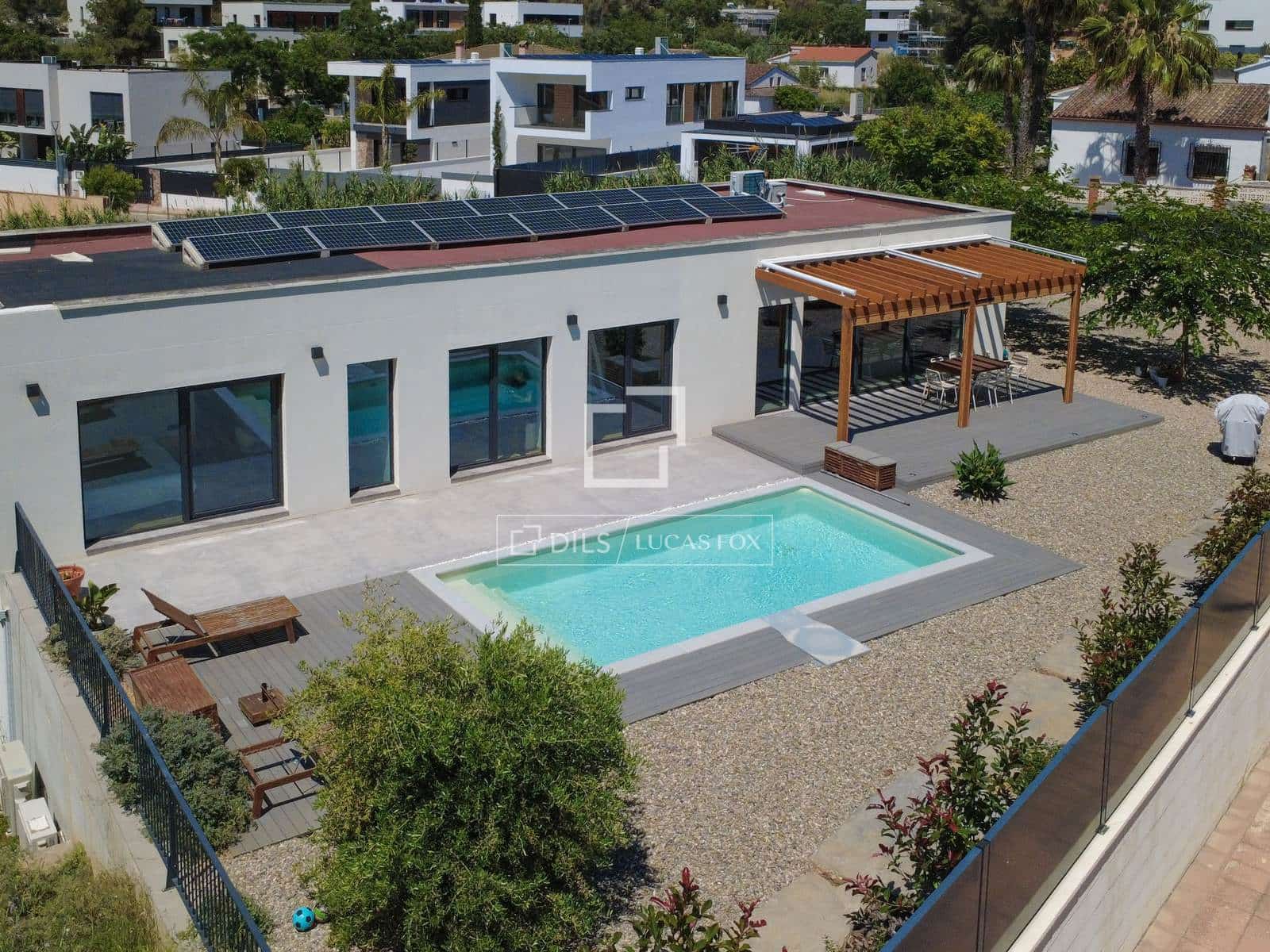 4 bedroom Villa for sale in Sant Pere de Ribes with pool garage - € 1,100,000 (Ref: 9860780)