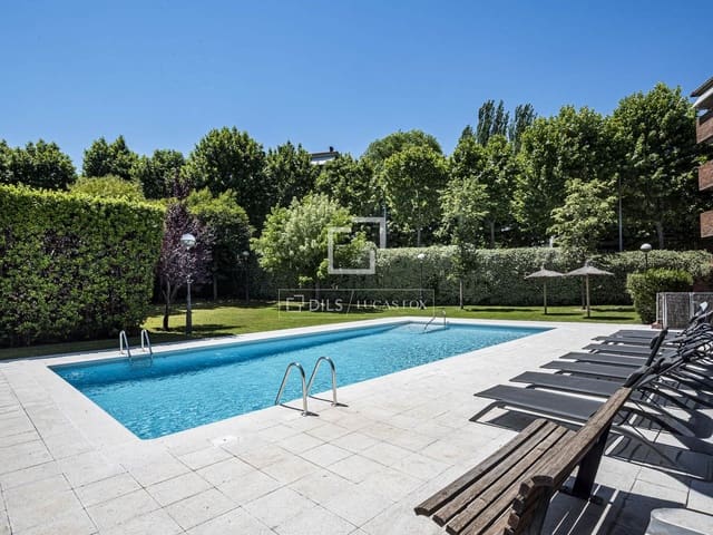 4 sypialnia Apartament na sprzedaż w Sant Cugat del Vallès z basenem garażem - 890 000 € (Ref: 9860781)