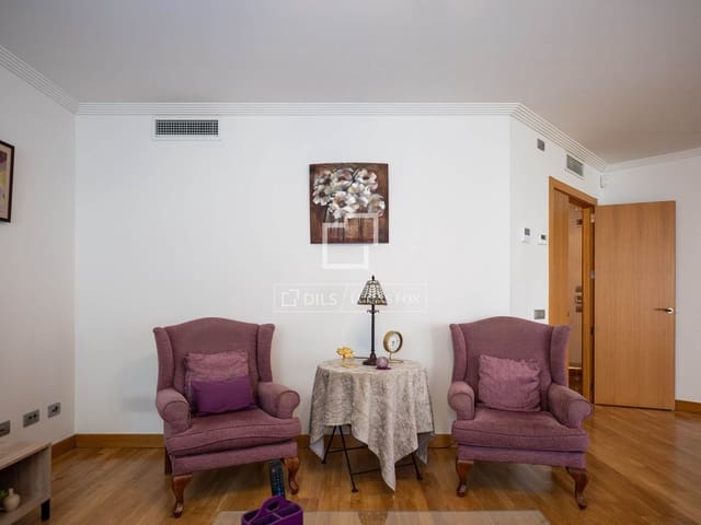 4 sovrum Lägenhet att hyra i Madrid stad med garage - 3 300 € (Ref: 9860782)