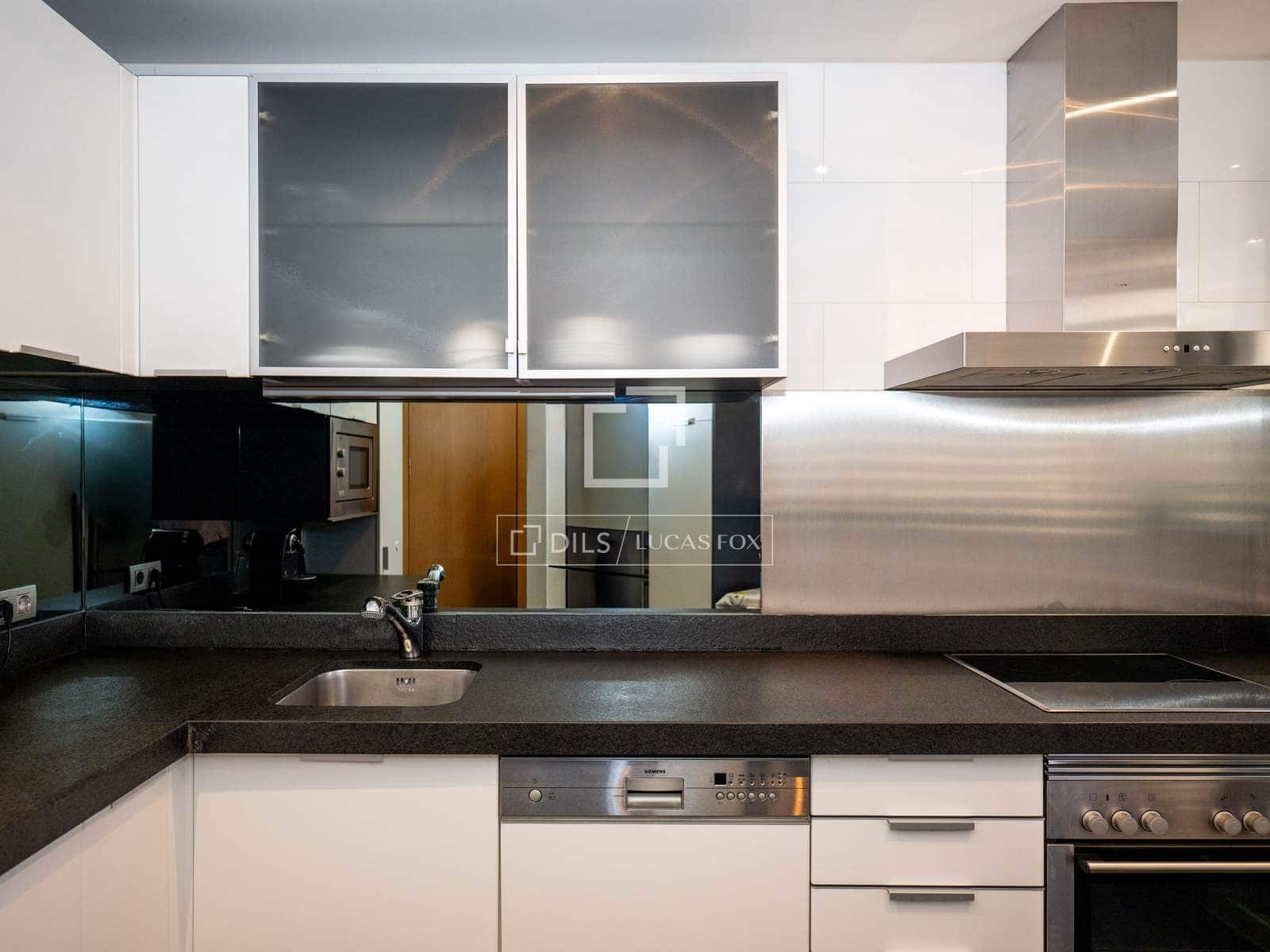 4 sovrum Lägenhet att hyra i Madrid stad med garage - 3 300 € (Ref: 9860782)