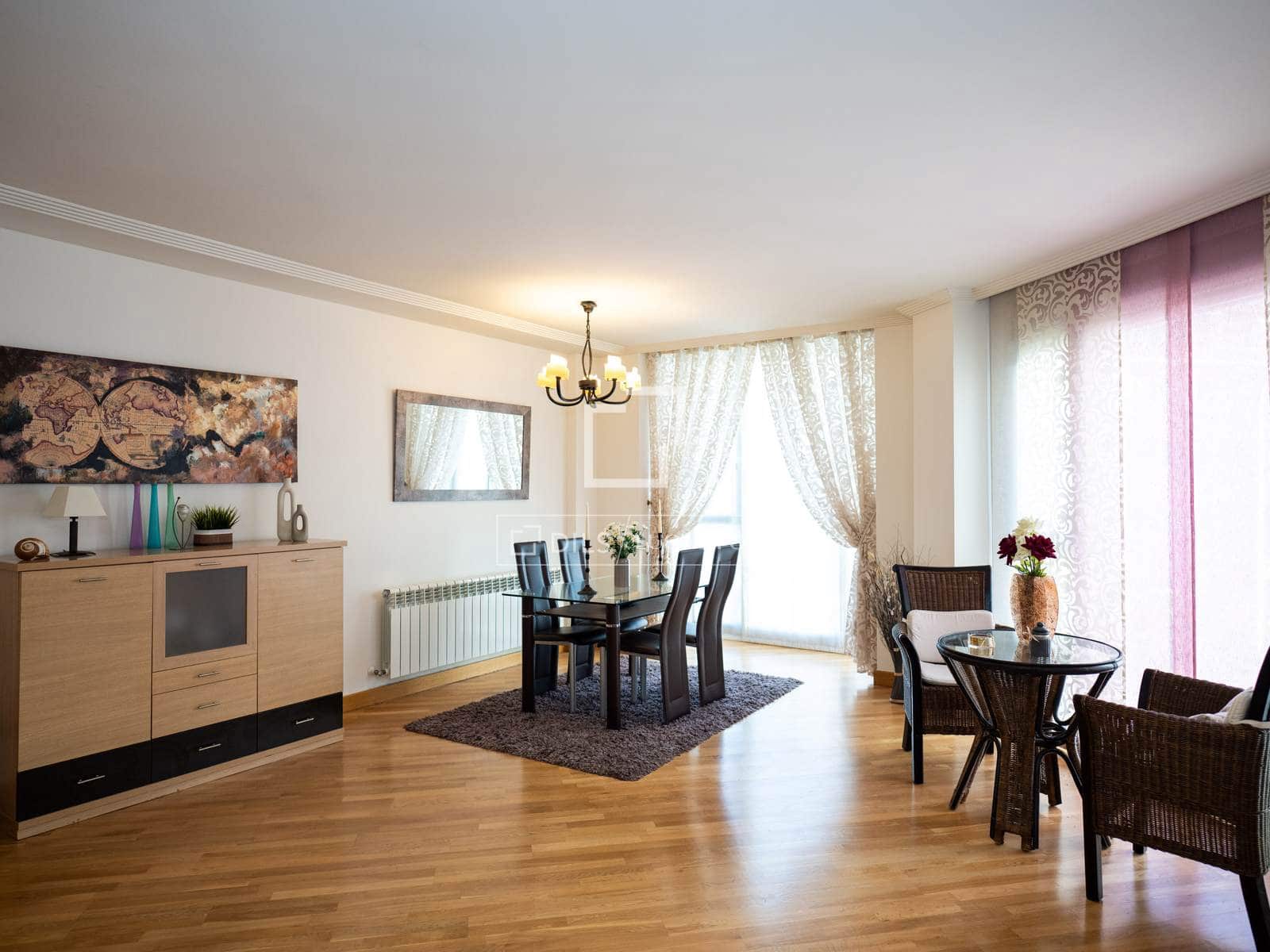 4 sovrum Lägenhet att hyra i Madrid stad med garage - 3 300 € (Ref: 9860782)