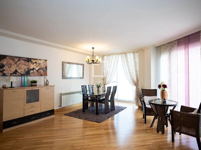 4 sovrum Lägenhet att hyra i Madrid stad med garage - 3 300 € (Ref: 9860782)