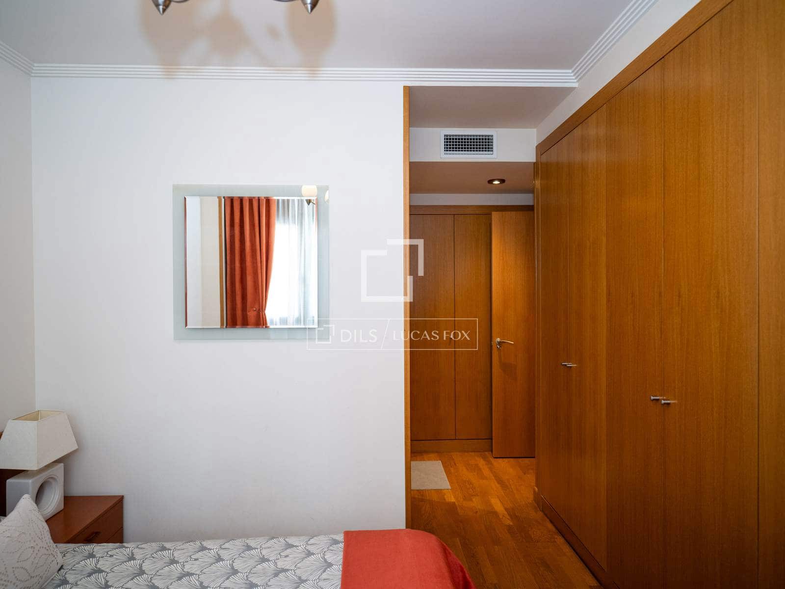 4 sovrum Lägenhet att hyra i Madrid stad med garage - 3 300 € (Ref: 9860782)