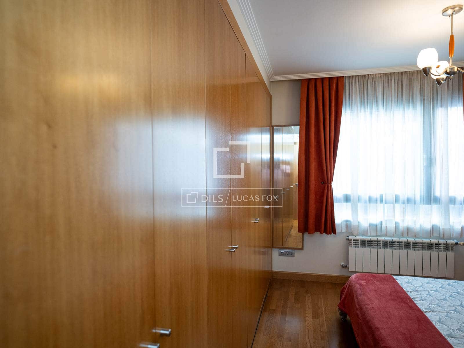 4 sovrum Lägenhet att hyra i Madrid stad med garage - 3 300 € (Ref: 9860782)