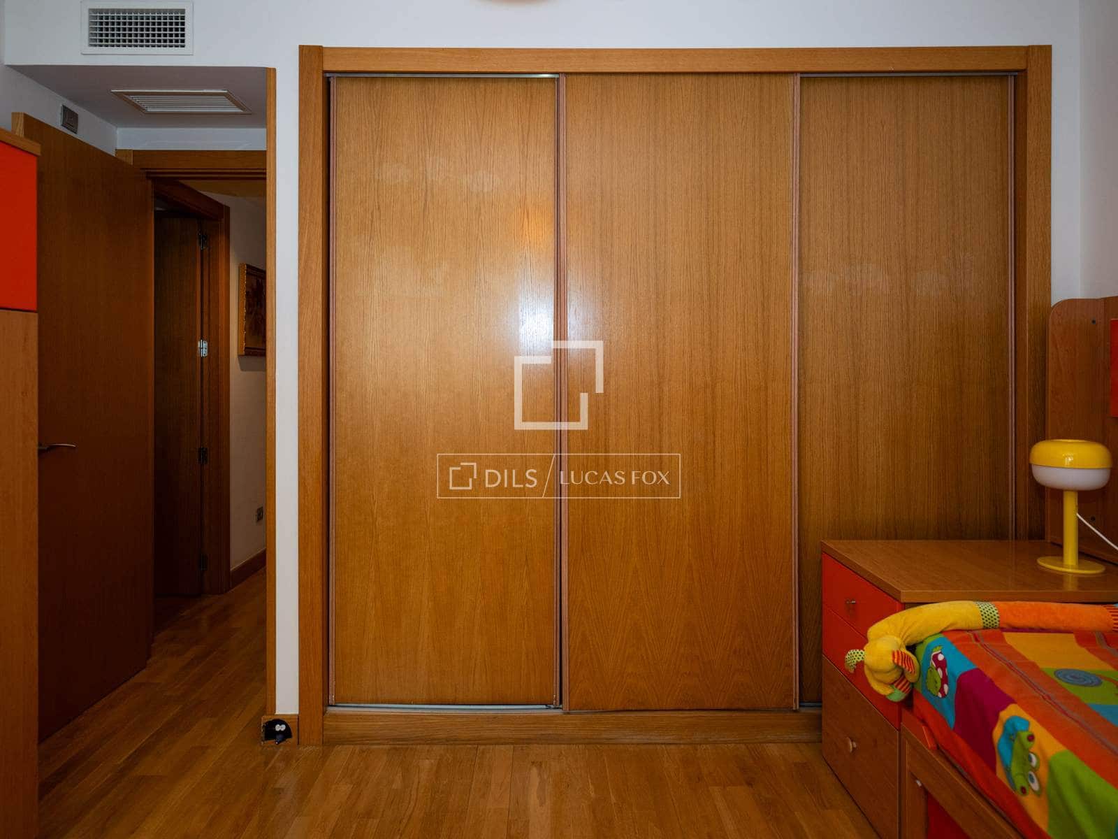 4 sovrum Lägenhet att hyra i Madrid stad med garage - 3 300 € (Ref: 9860782)