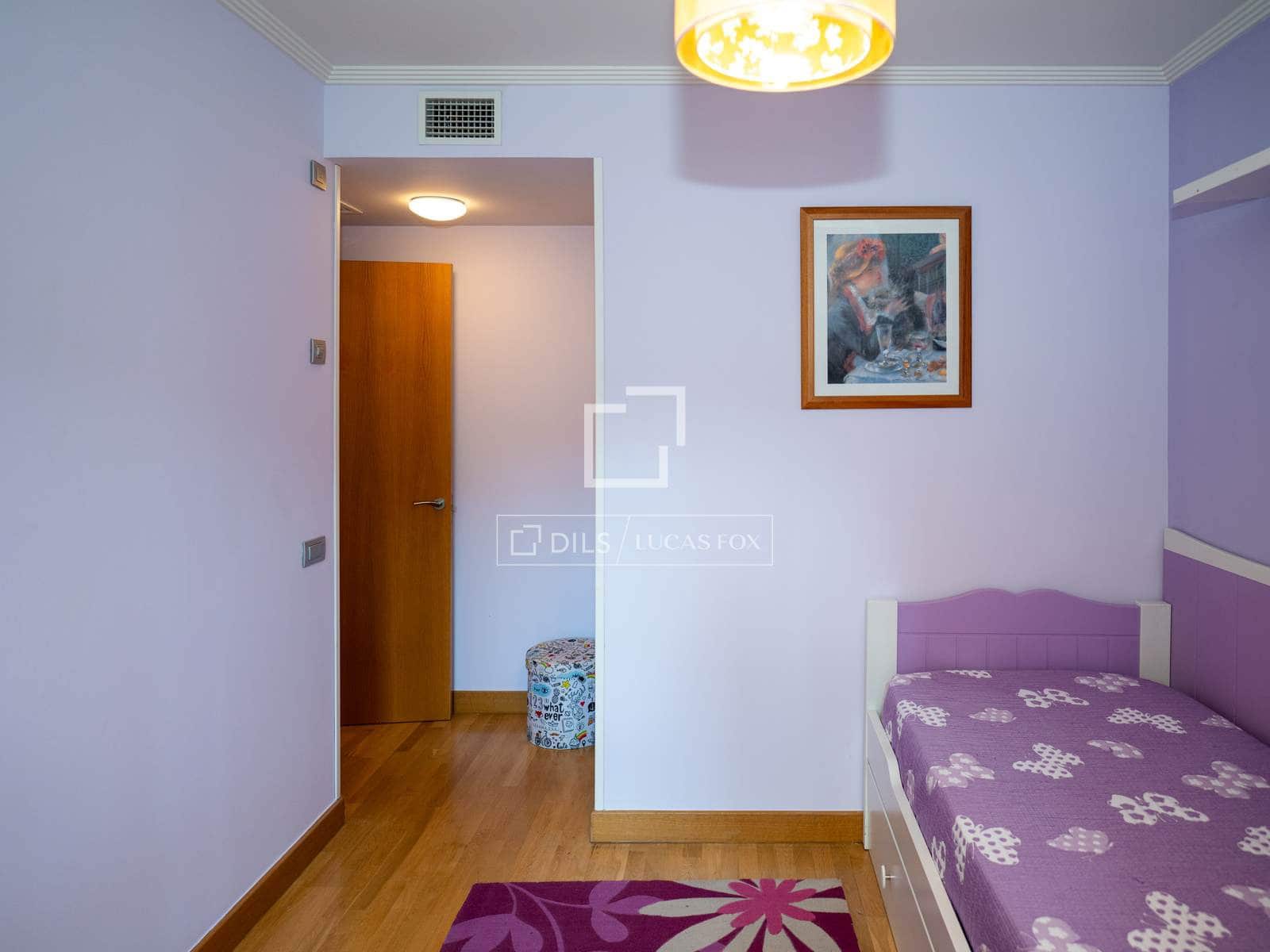 4 sovrum Lägenhet att hyra i Madrid stad med garage - 3 300 € (Ref: 9860782)