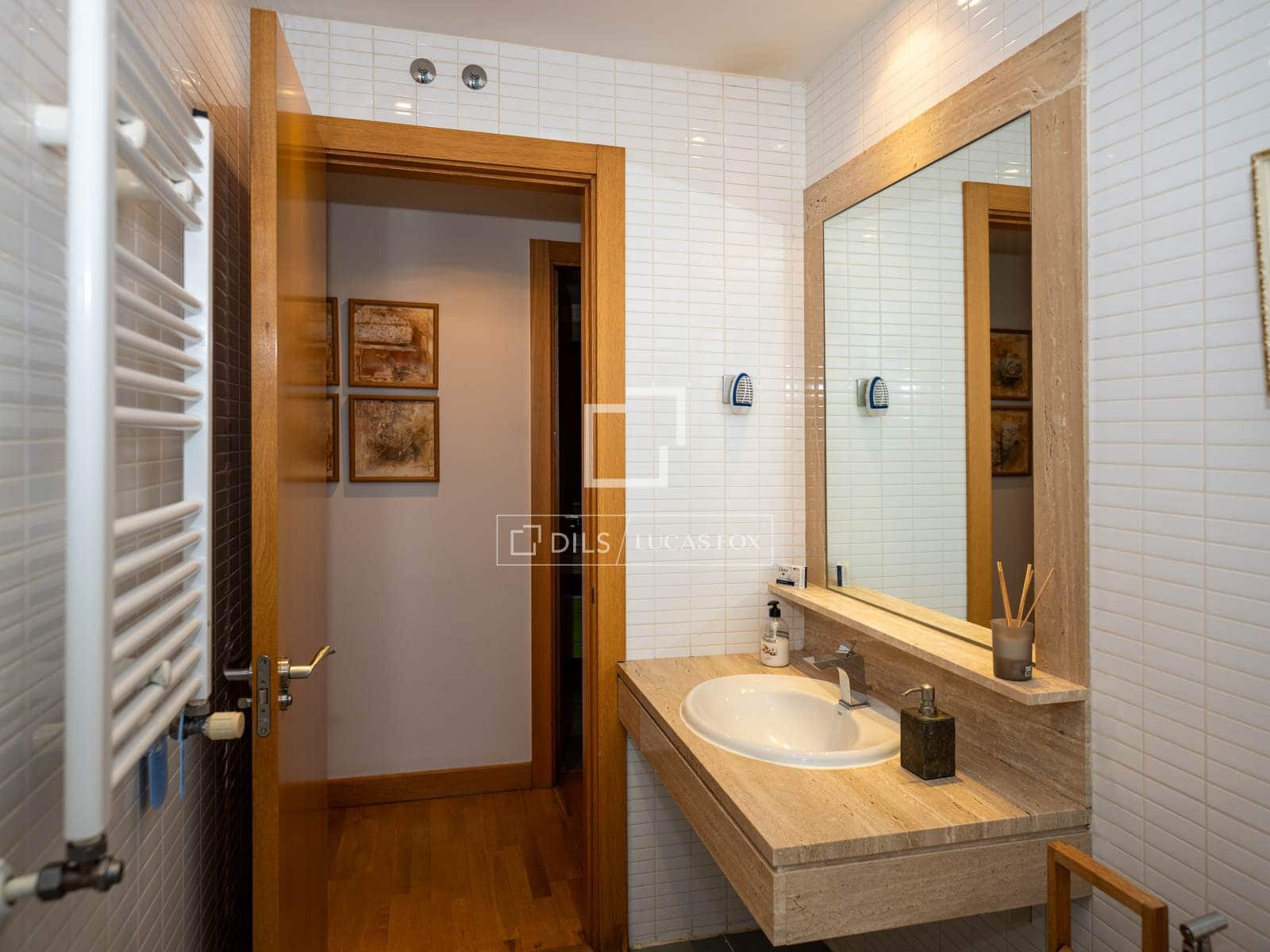 4 sovrum Lägenhet att hyra i Madrid stad med garage - 3 300 € (Ref: 9860782)
