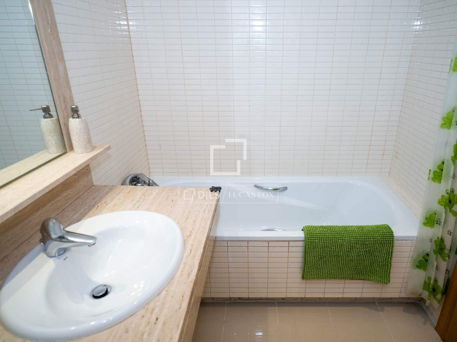 4 sovrum Lägenhet att hyra i Madrid stad med garage - 3 300 € (Ref: 9860782)