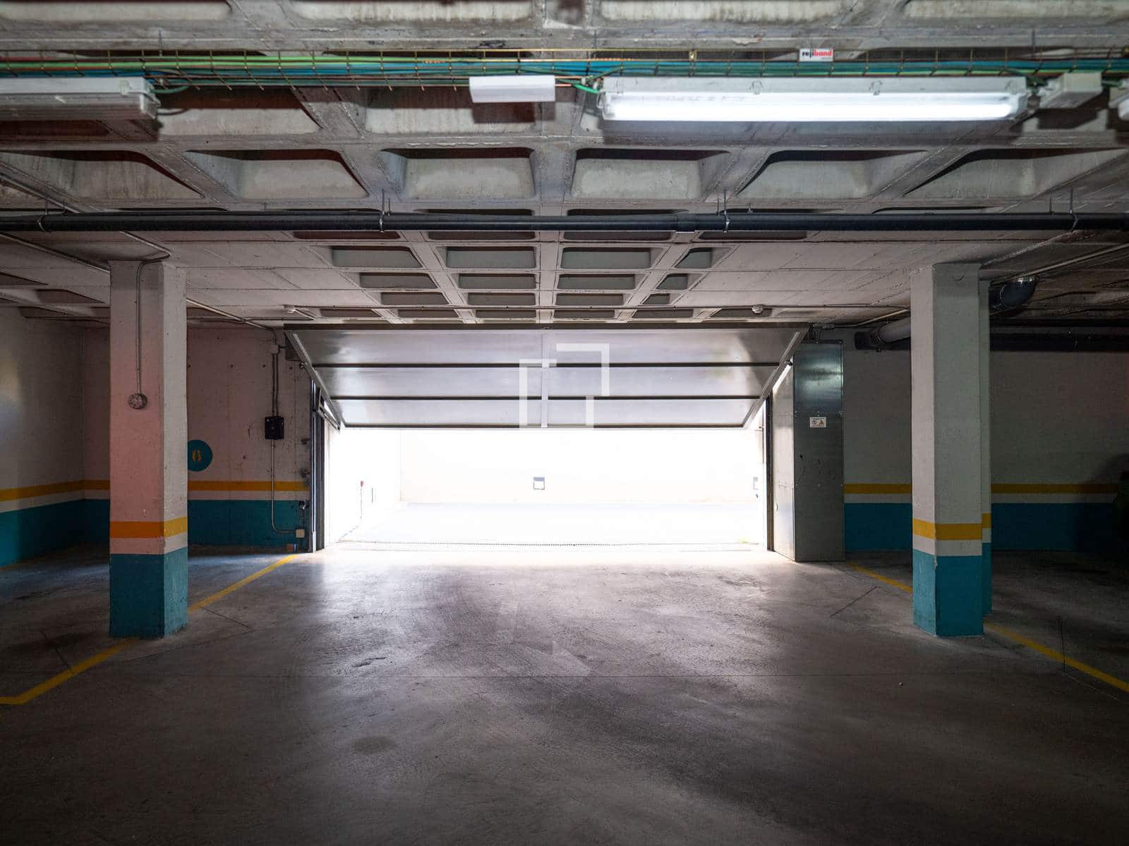 4 sovrum Lägenhet att hyra i Madrid stad med garage - 3 300 € (Ref: 9860782)